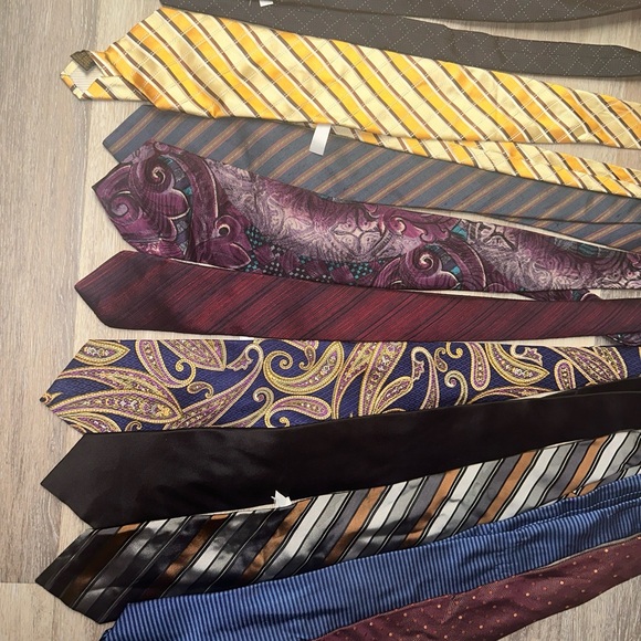 Lot of 10 Men's Designer Ties, Mix Colors Tradition Neck Ties, Italy US & more - Picture 3 of 10
